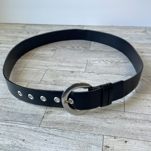 Michael Kors Black and Silver Belt EUC - Picture 7 of 7